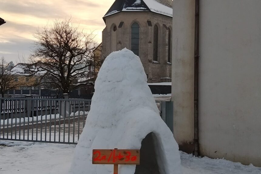 Das Iglu im Schulhof